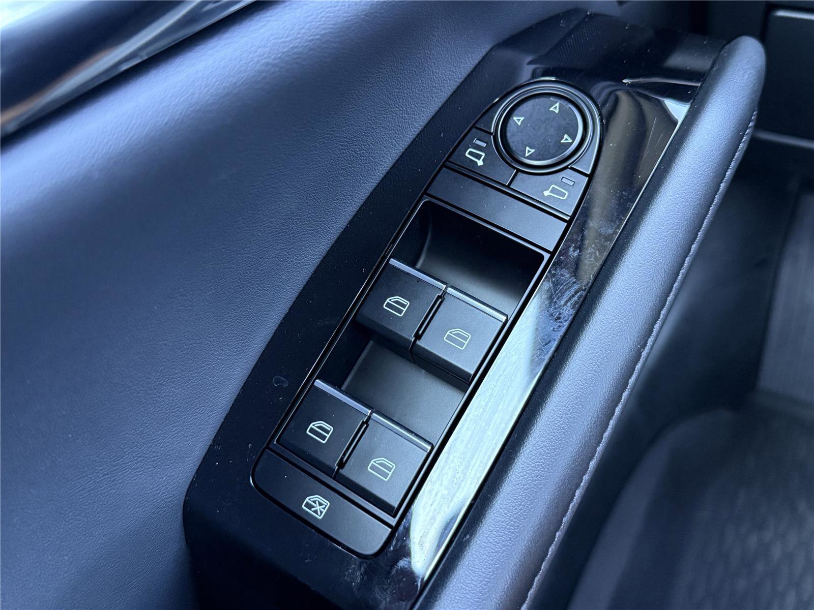 Certified 2025 MAZDA MAZDA3 s image 28