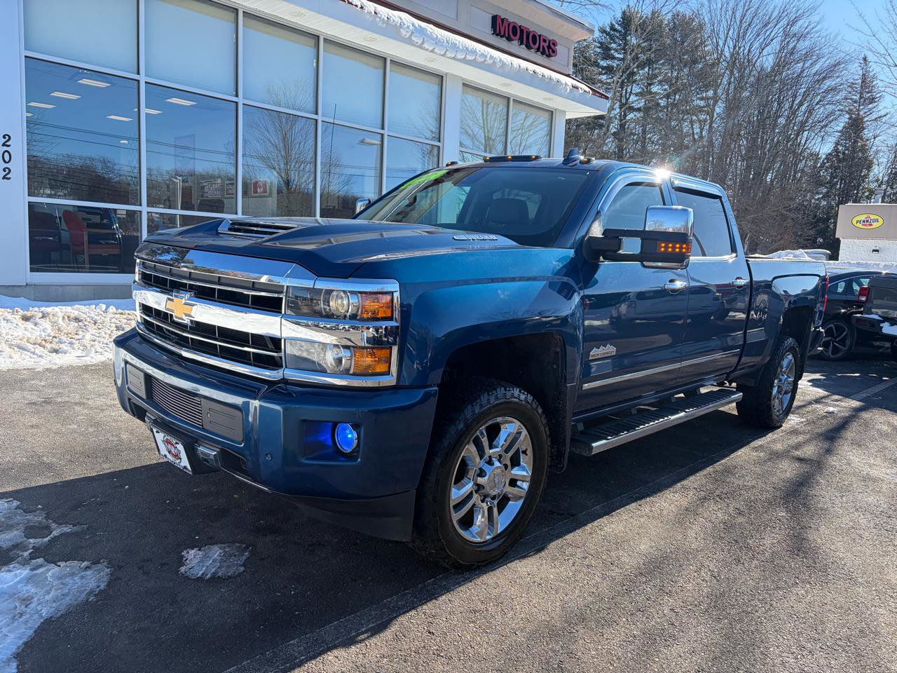 Used 2019 Chevrolet Silverado 2500 High Country w/ Duramax Plus Package AWD/4WD image 2