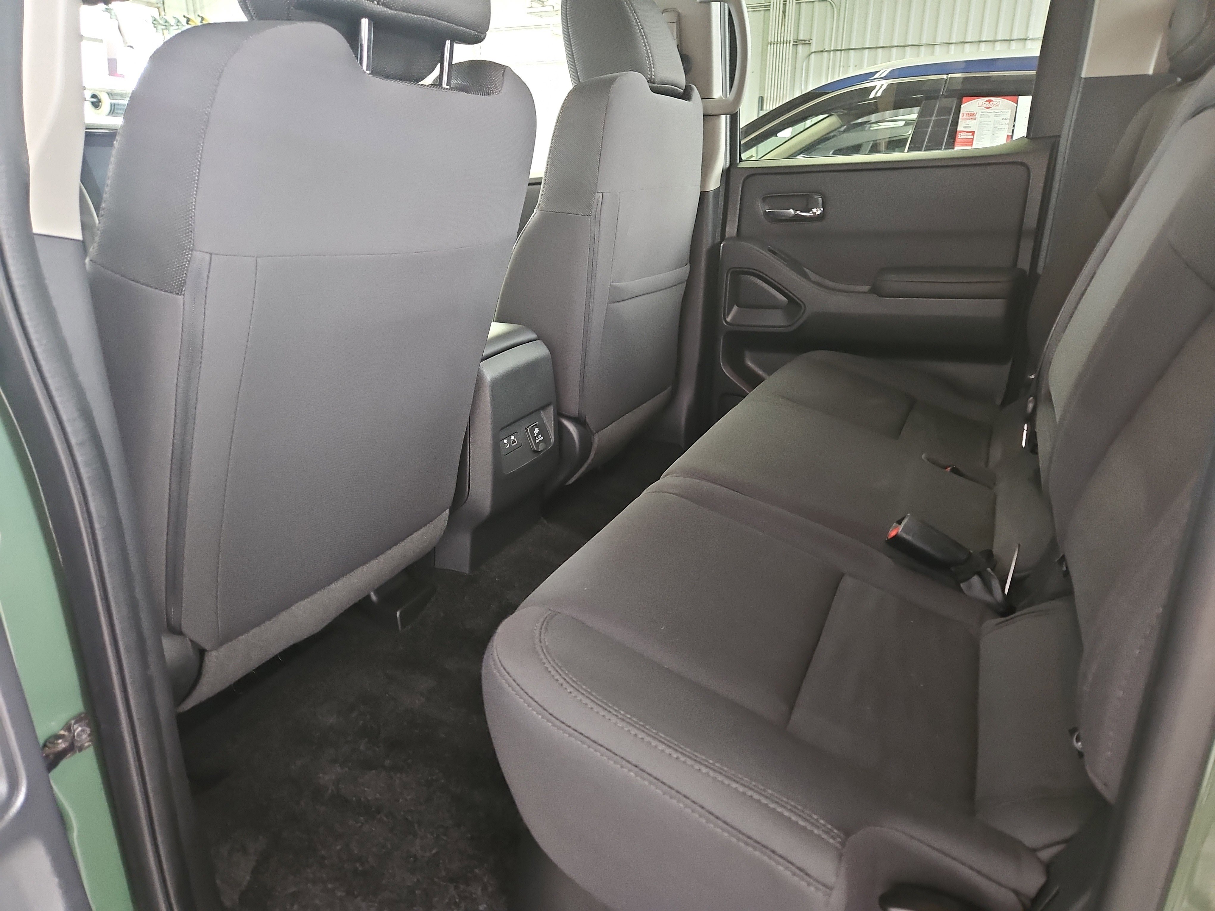 Used 2024 Nissan Frontier SV w/ SV Convenience Package image 11