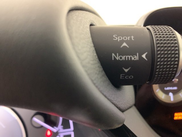 Used 2025 Lexus ES 300h 300h w/ Premium Package image 28