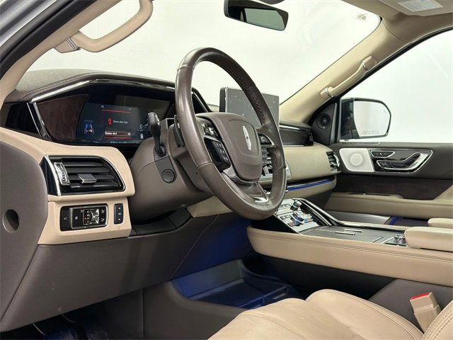 Used 2023 Lincoln Navigator Reserve image 18