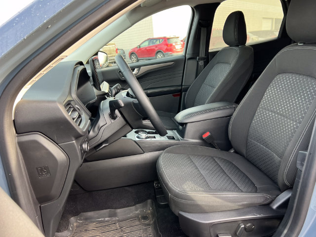 Used 2023 Ford Escape Active w/ Tech Pack #2 AWD/4WD image 3