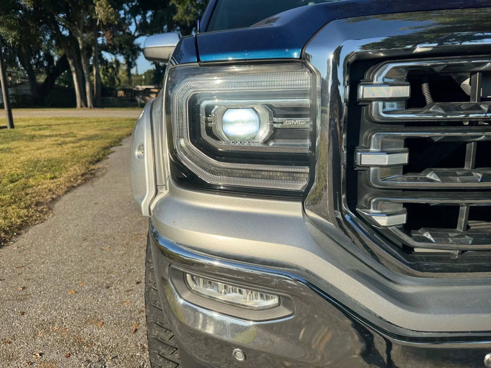 Used 2016 GMC Sierra 1500 SLT w/ Enhanced Driver Alert Package AWD/4WD image 27