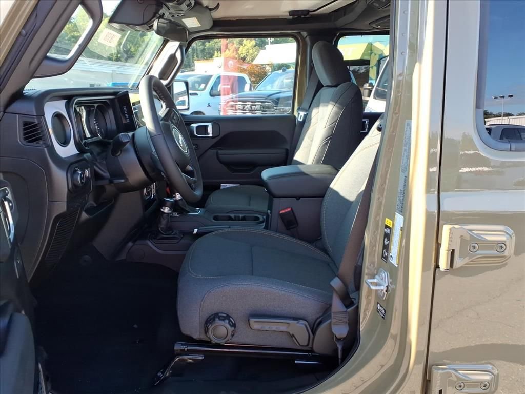 New 2025 Jeep Gladiator Sport image 4