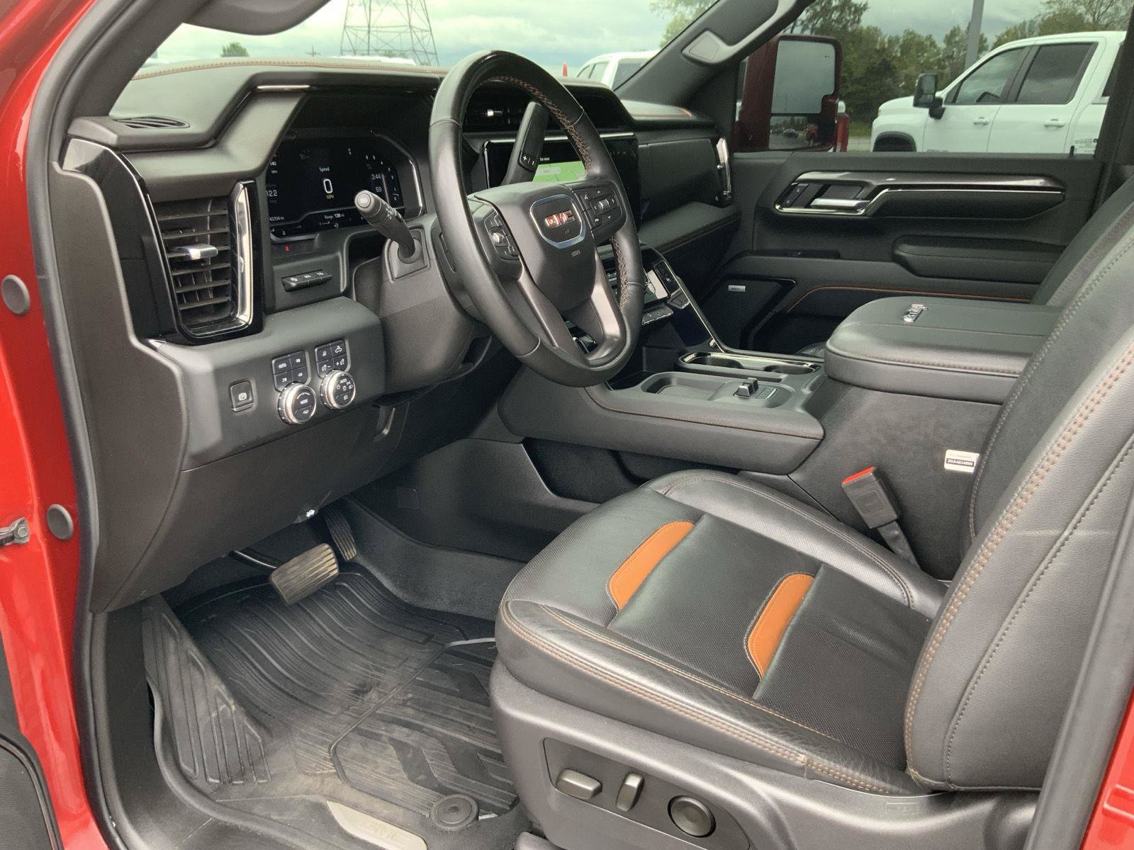 Used 2025 GMC Sierra 2500 AT4 w/ AT4 Premium Plus Package AWD/4WD image 30