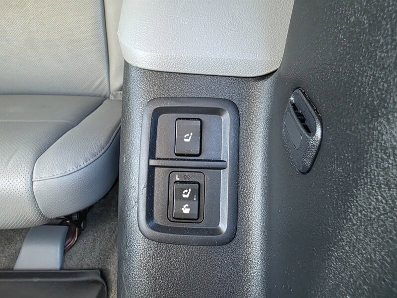 Used 2011 Toyota Sequoia Platinum AWD/4WD image 49