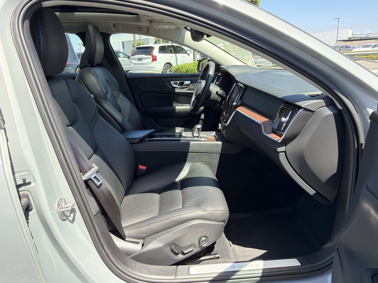 Certified 2024 Volvo S60 B5 Plus w/ Protection Package Premier AWD/4WD image 25