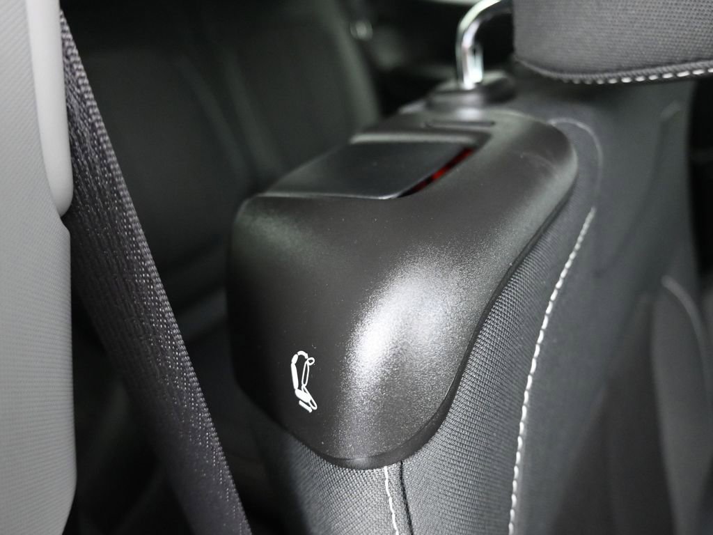 Used 2023 Jeep Grand Cherokee L Laredo AWD/4WD image 47