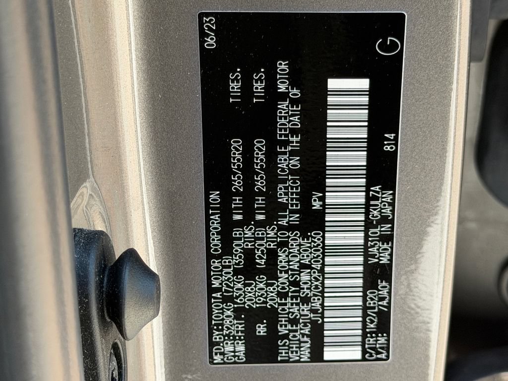 Used 2023 Lexus LX 600 4WD w/ Interior Upgrade Package image 32