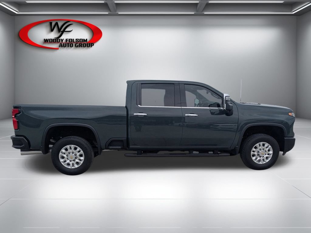 Used 2025 Chevrolet Silverado 2500 LTZ w/ LTZ Convenience Package AWD/4WD image 2
