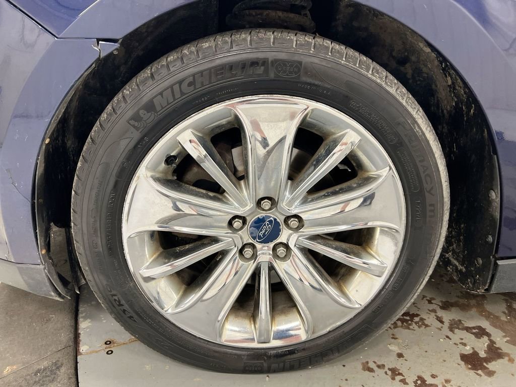 Used 2011 Ford Taurus Limited FWD image 19