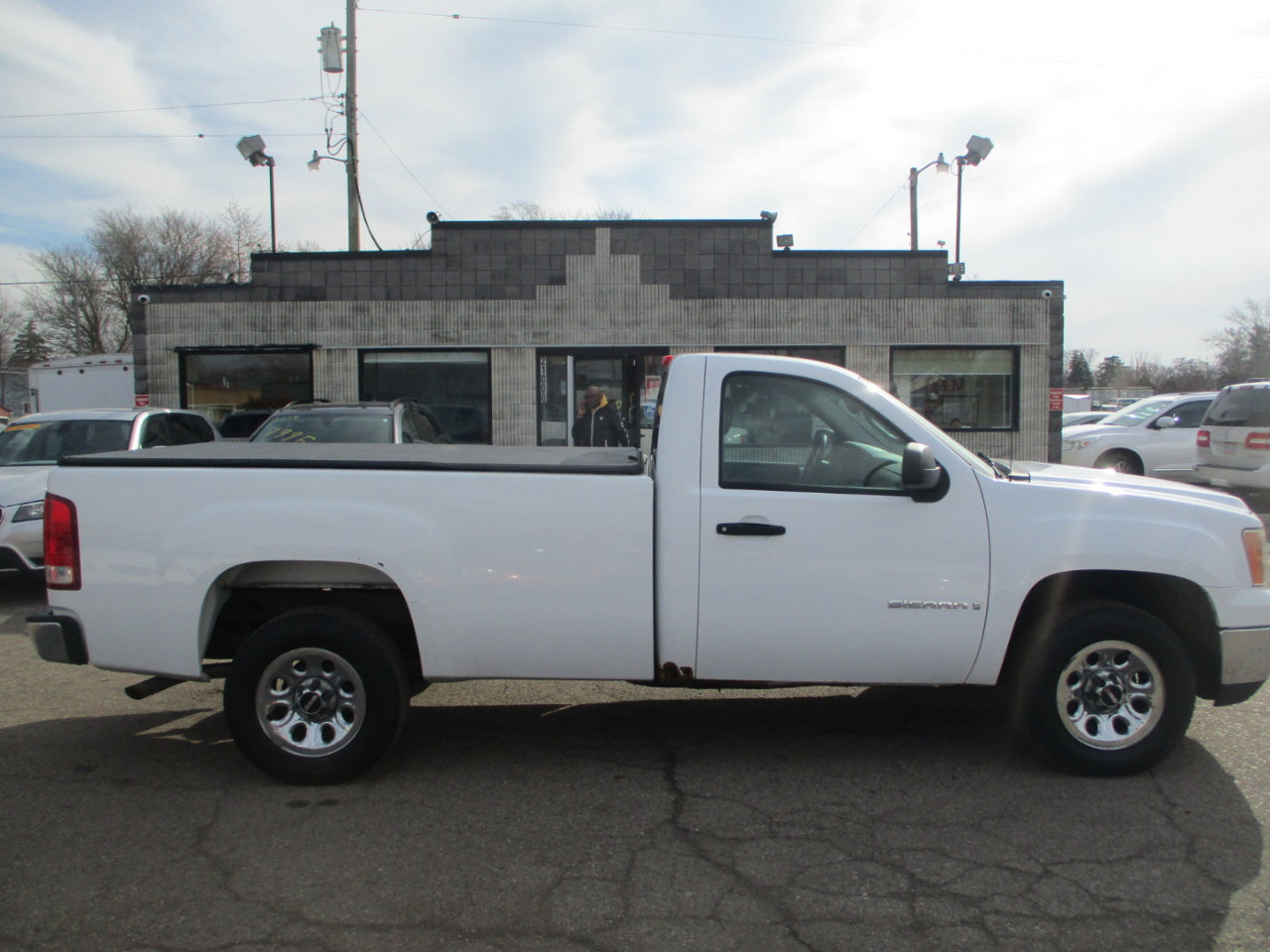 Used 2009 GMC Sierra 1500 W/T w/ SL Package image 2