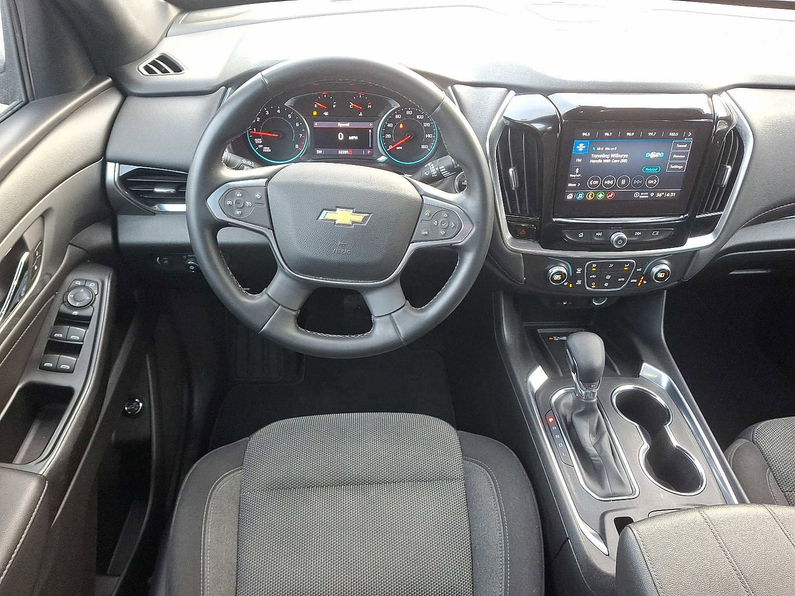 Used 2023 Chevrolet Traverse LT image 11