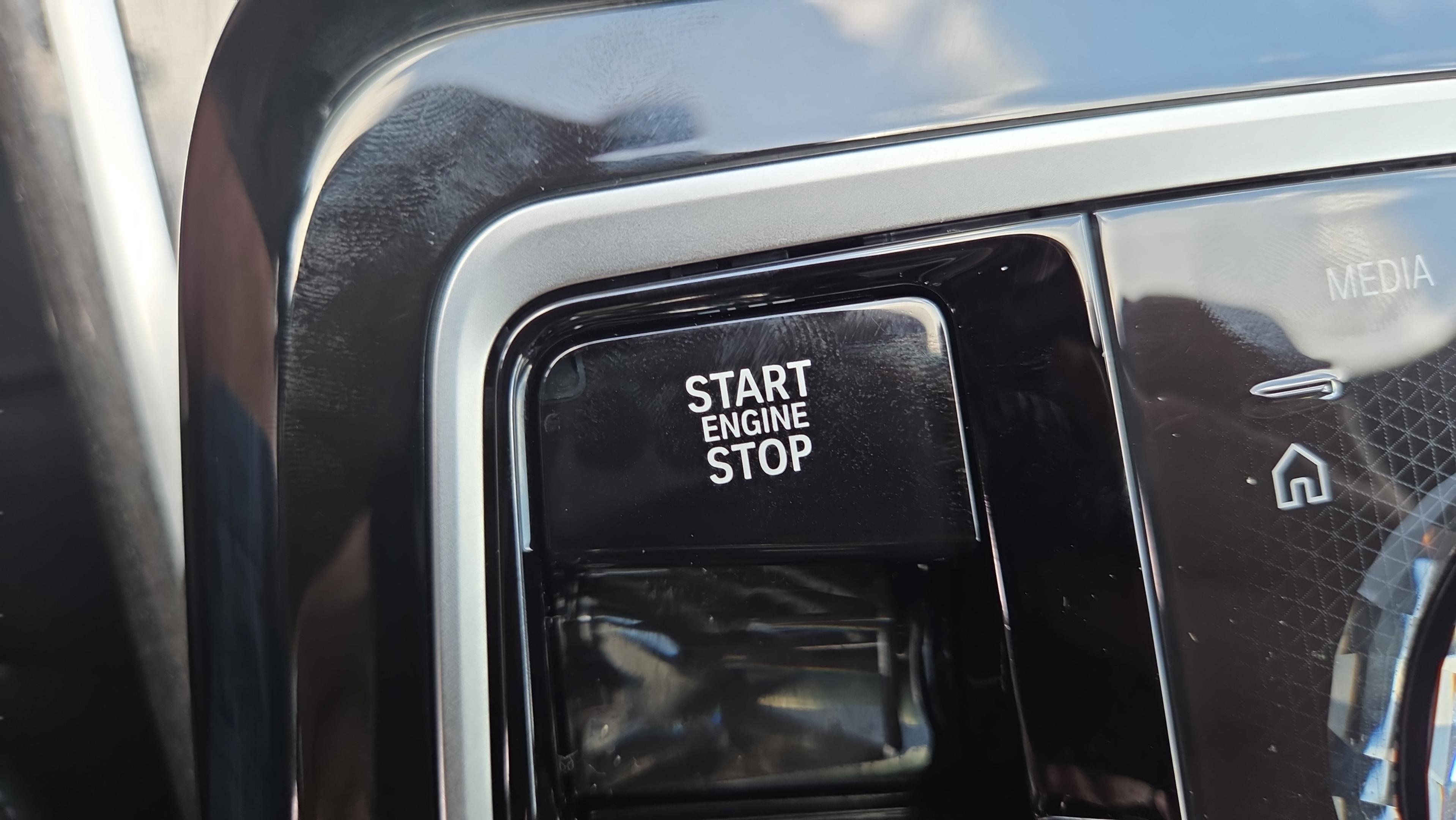 Used 2026 BMW 750e xDrive w/ Luxury Rear Seating Package AWD/4WD image 40