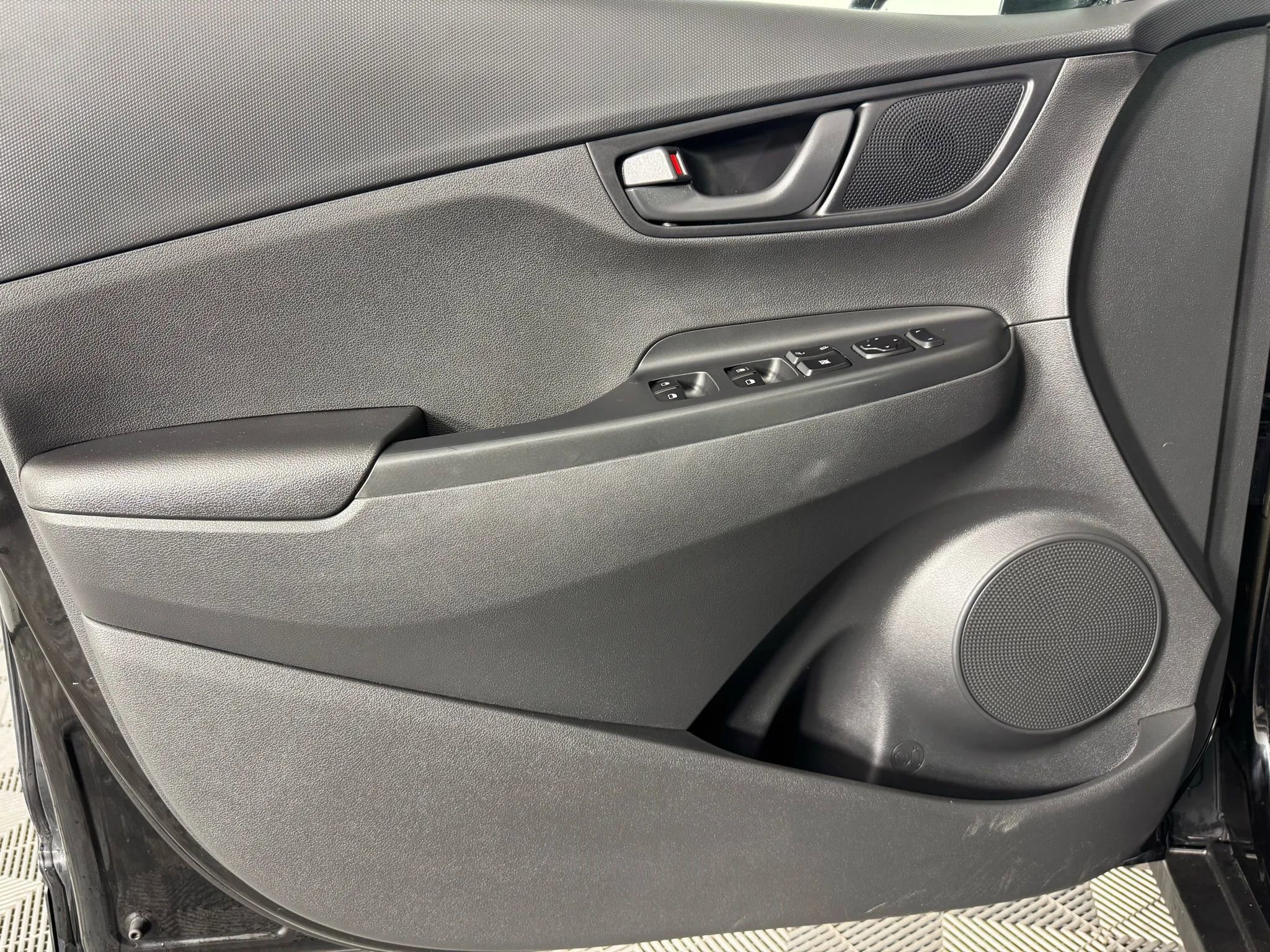 Used 2022 Hyundai Kona SEL AWD/4WD image 36