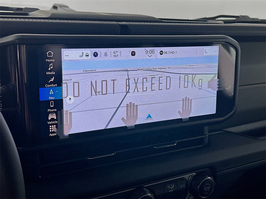 New 2025 Jeep Gladiator Mojave image 15