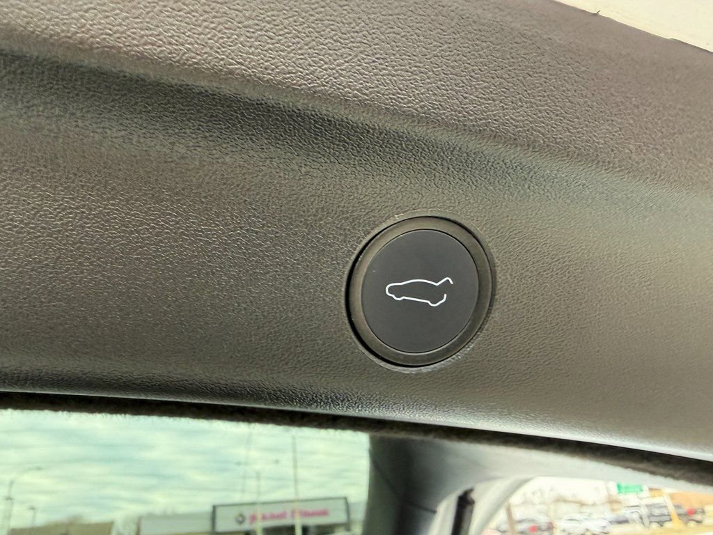 Used 2021 Tesla Model Y Long Range image 15