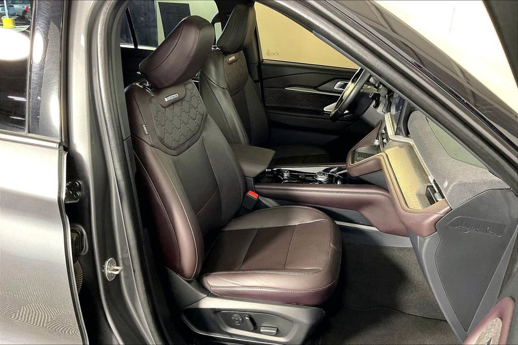 Used 2025 Ford Explorer Platinum w/ LUX Leather Package image 10