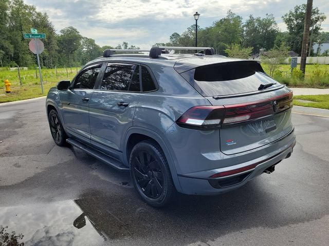 Used 2024 Volkswagen Atlas Cross Sport SE FWD image 3