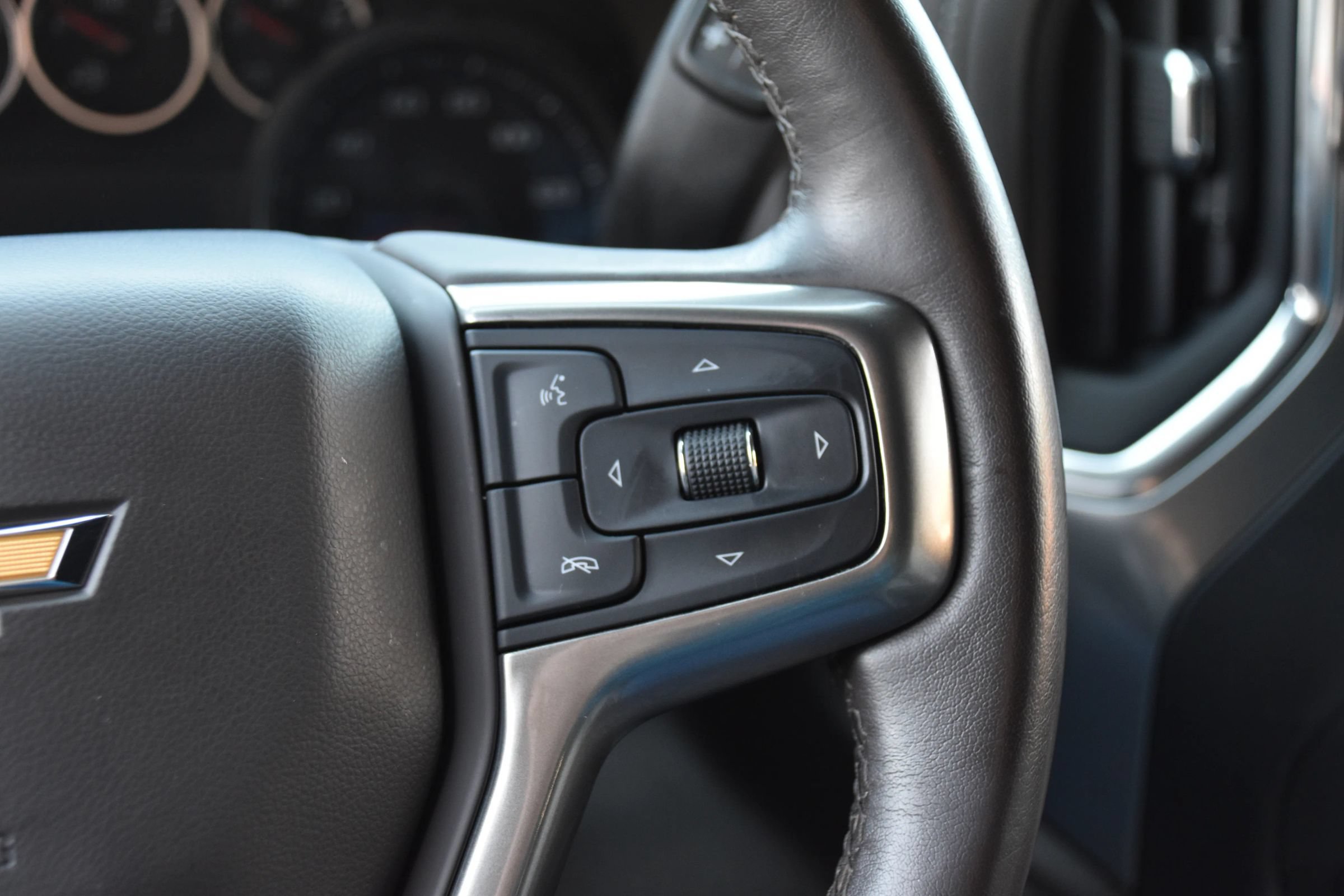 Used 2022 Chevrolet Silverado 1500 LT w/ LPO, Dark Essentials Package AWD/4WD image 32
