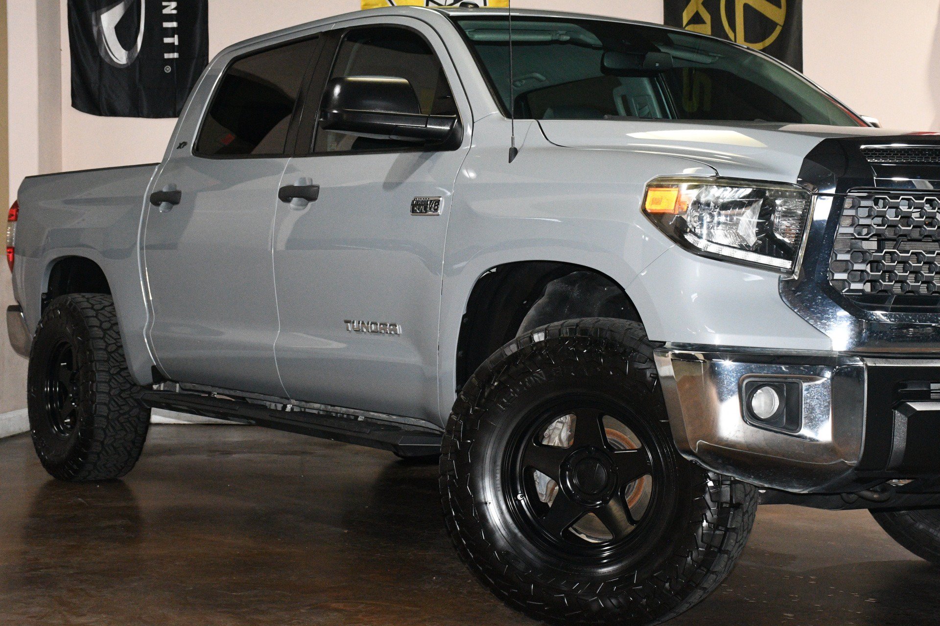 Used 2019 Toyota Tundra SR5 w/ SR5 Upgrade Package AWD/4WD image 53
