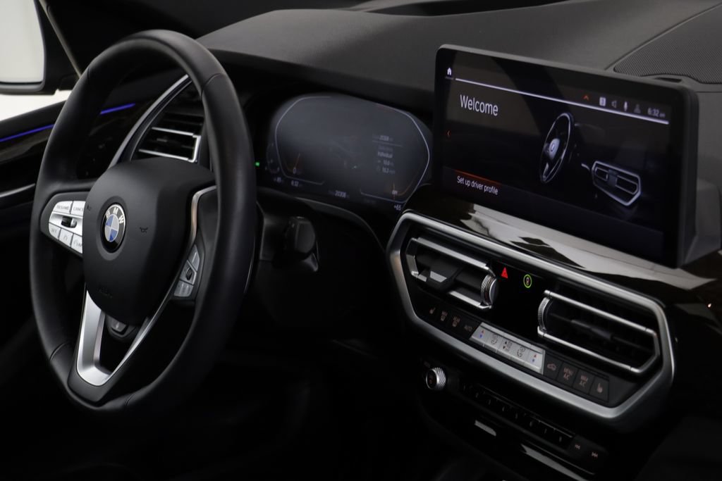 Certified 2025 BMW X4 xDrive30i AWD/4WD image 20