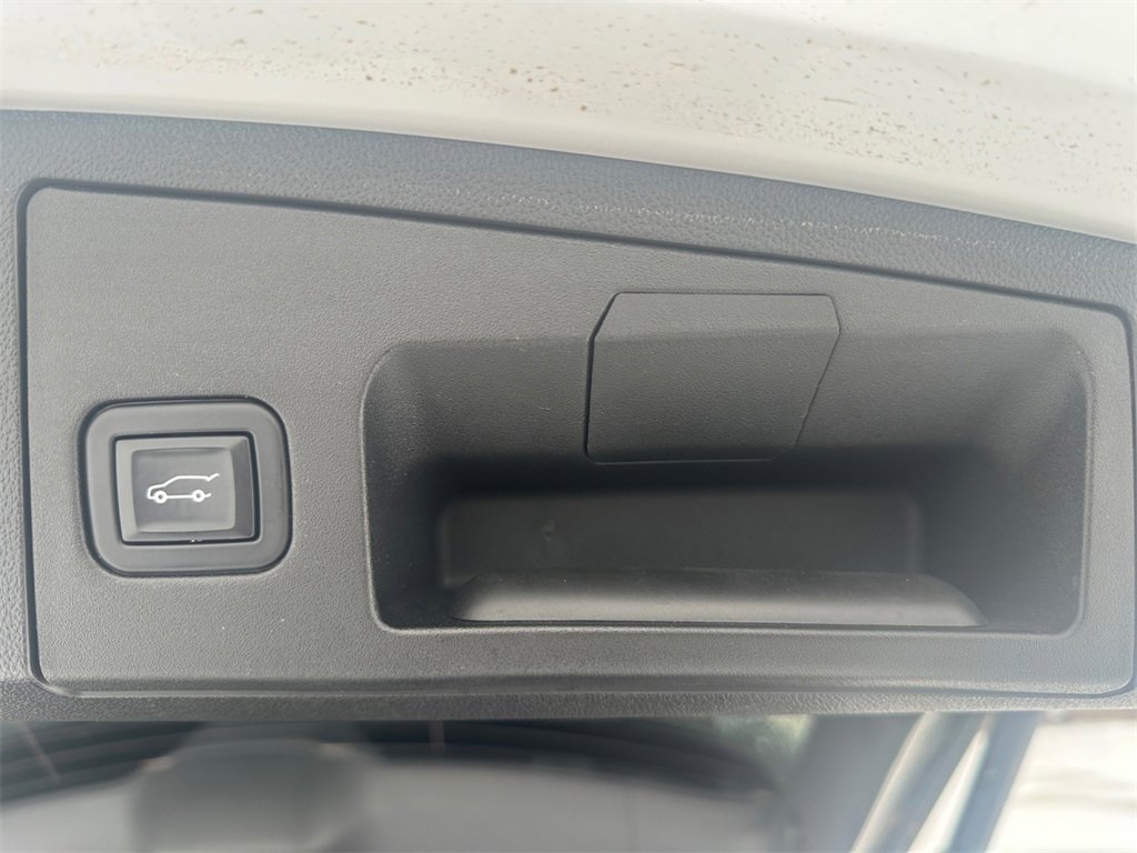 Used 2021 Cadillac XT4 Premium Luxury image 33