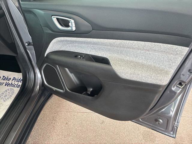 Certified 2024 Jeep Compass Latitude AWD/4WD image 19