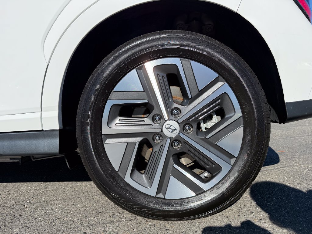 Used 2023 Hyundai Kona SE FWD image 9