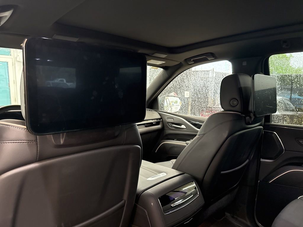 Used 2023 Cadillac Escalade Sport w/ LPO, ONYX Package image 9