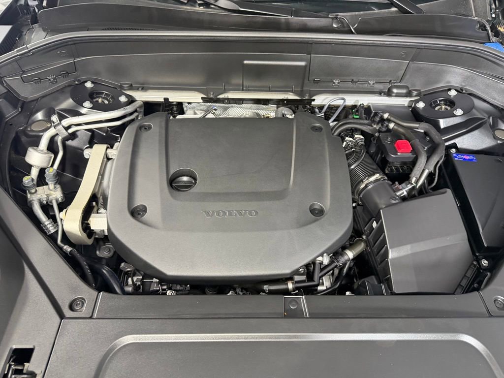 Used 2025 Volvo XC90 B6 Plus image 34