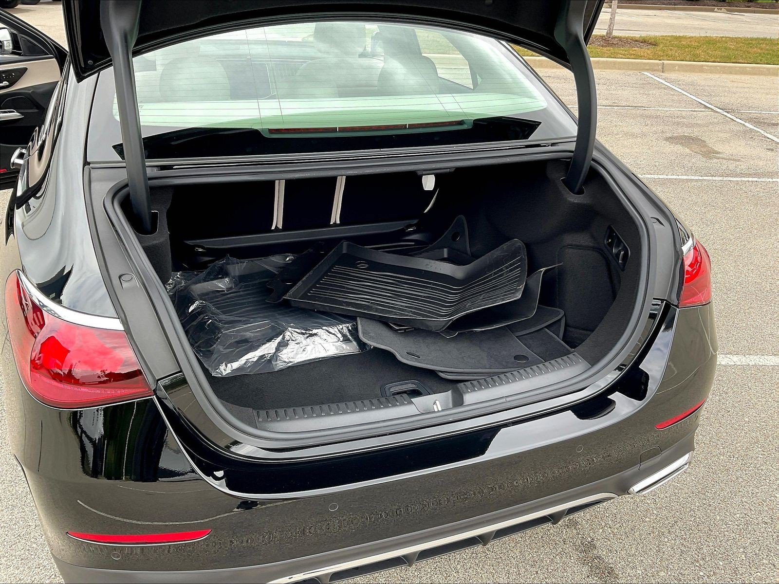 Certified 2025 Mercedes-Benz E 350 4MATIC Sedan image 40