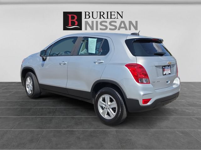 Used 2017 Chevrolet Trax LS AWD/4WD image 3