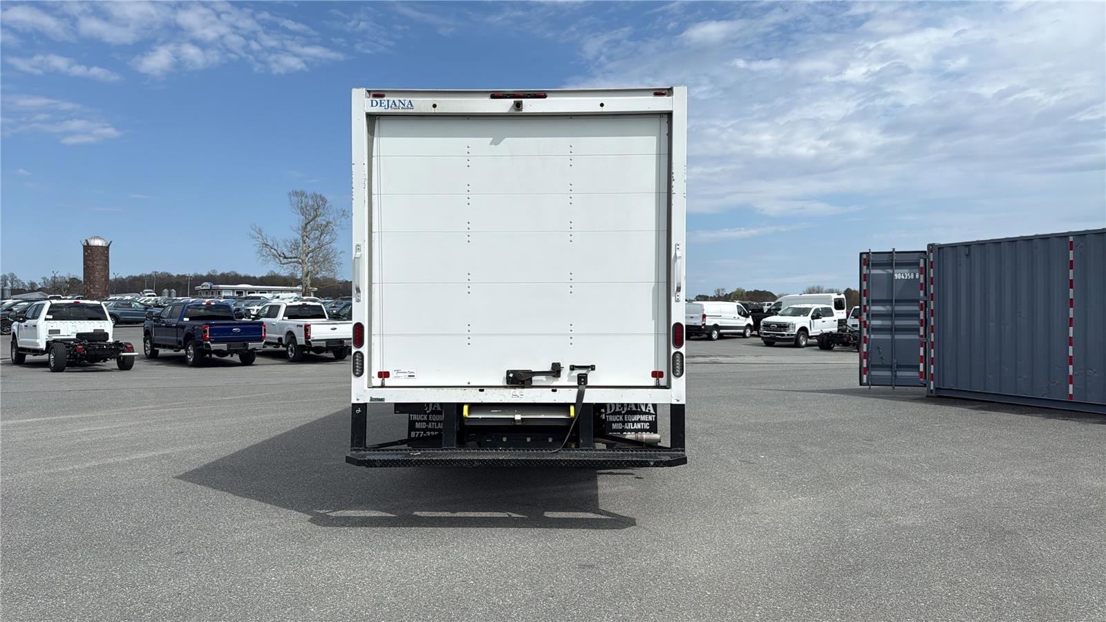 Used 2023 Ford E-450 and Econoline 450 Super Duty w/ Power Windows & Locks Group RWD image 5
