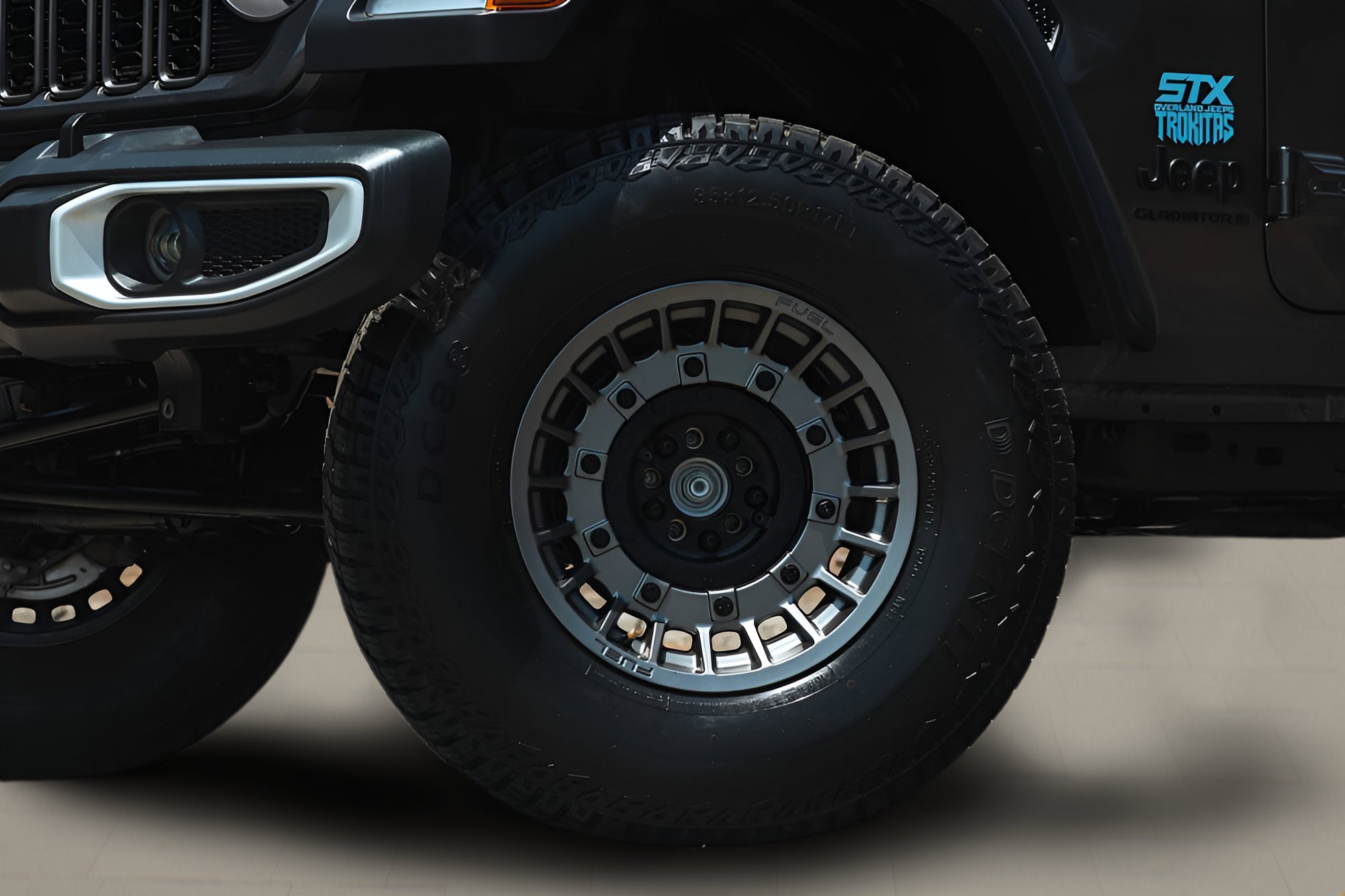 Used 2024 Jeep Gladiator Sport image 3