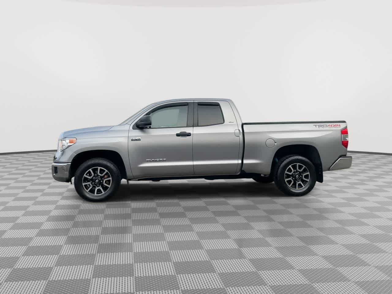 Used 2017 Toyota Tundra SR5 w/ TRD Off Road Package AWD/4WD image 5