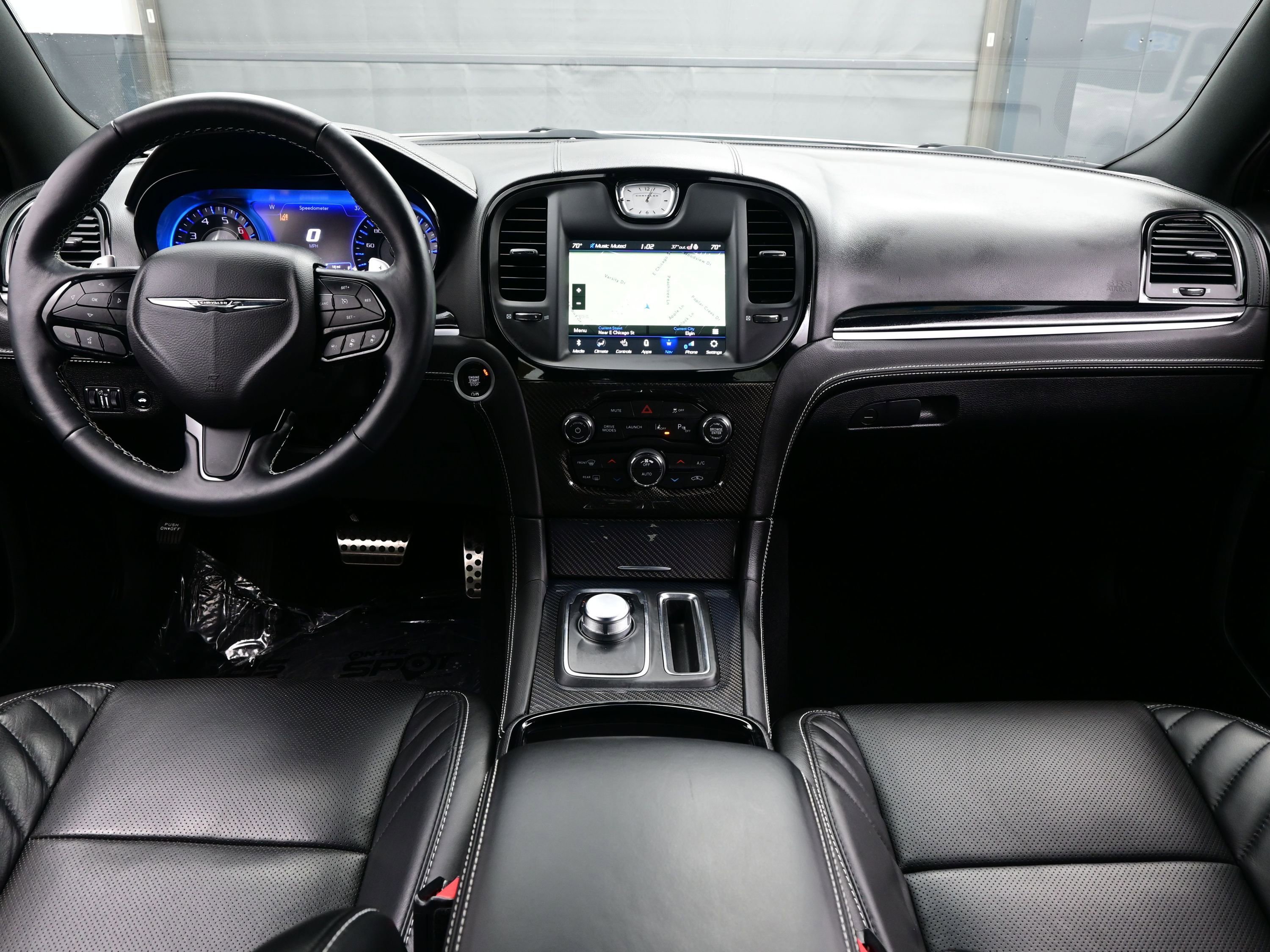 Used 2023 Chrysler 300 C image 18