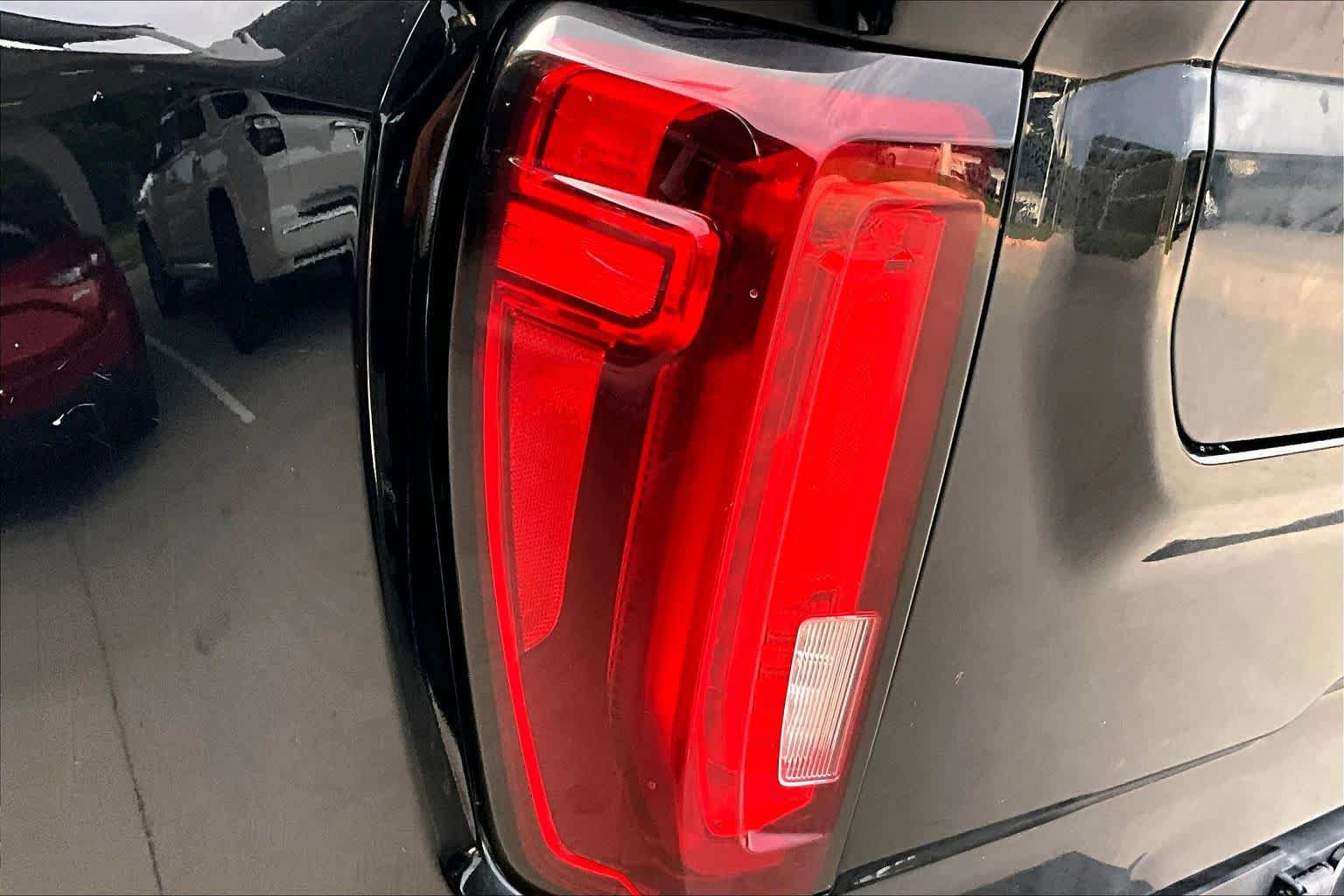 Used 2022 GMC Sierra 3500 Denali w/ Denali Ultimate Package AWD/4WD image 26
