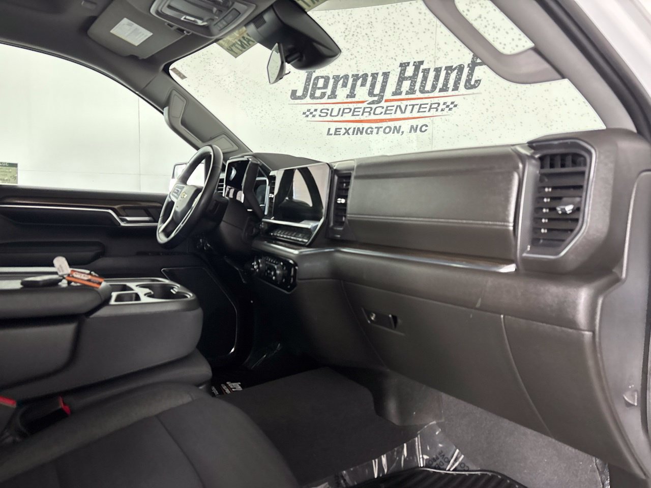 Used 2023 Chevrolet Silverado 1500 LT AWD/4WD image 31