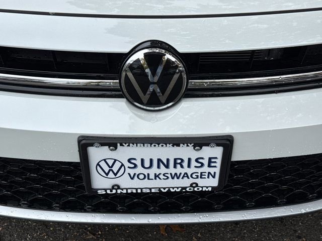 Used 2025 Volkswagen Jetta SE w/ Black Wheel Package image 31