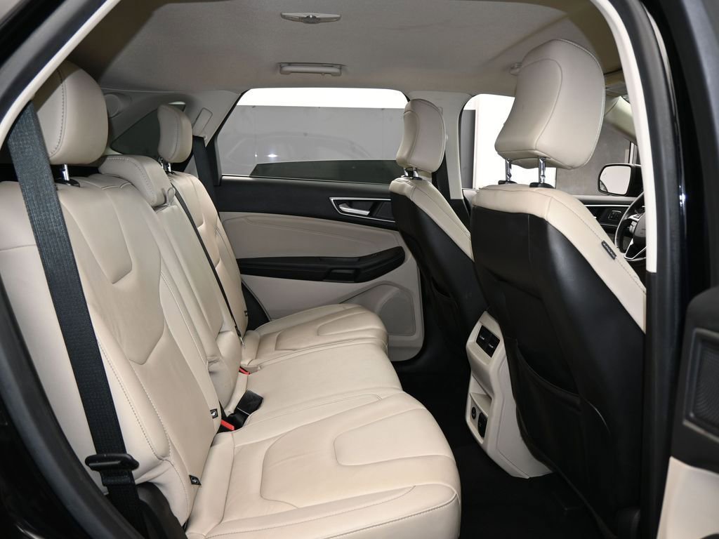 Used 2022 Ford Edge Titanium image 45