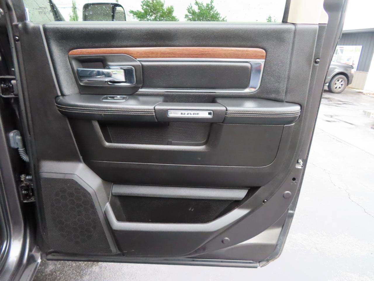 Used 2018 RAM 3500 Laramie AWD/4WD image 49