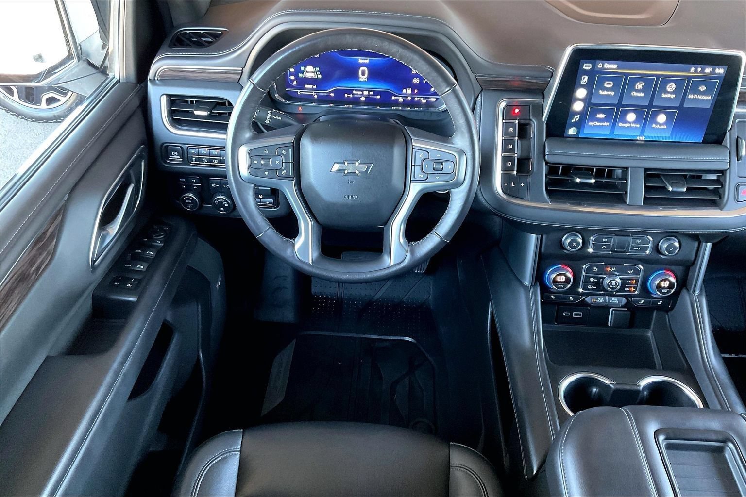 Used 2022 Chevrolet Tahoe Z71 w/ Z71 Off-Road Package AWD/4WD image 8