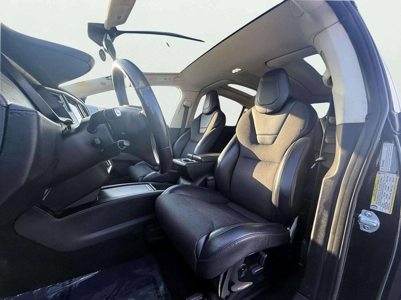 Used 2016 Tesla Model X 75D image 23