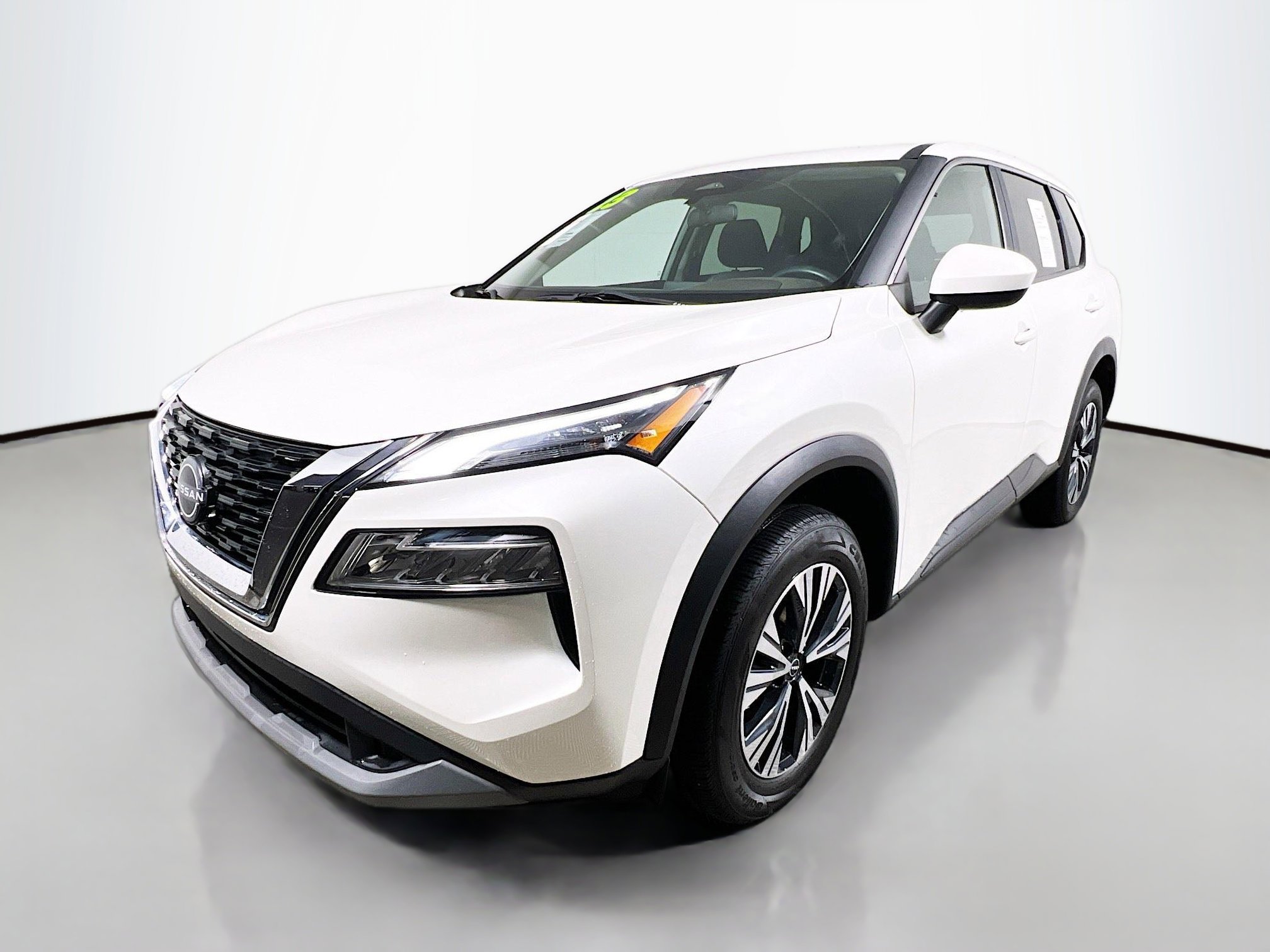 Used 2023 Nissan Rogue SV image 10