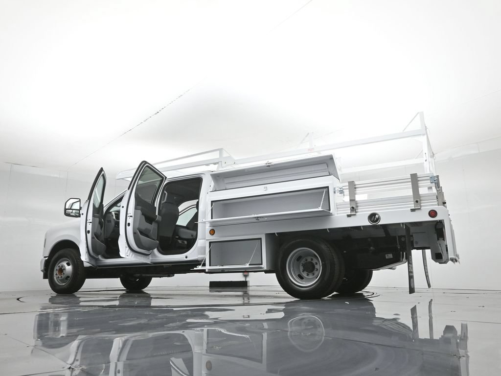 New 2026 Ford F350 XL w/ XL Chrome Package RWD image 2