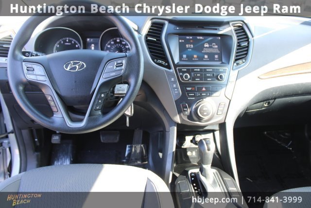 Used 2018 Hyundai Santa Fe SE image 11