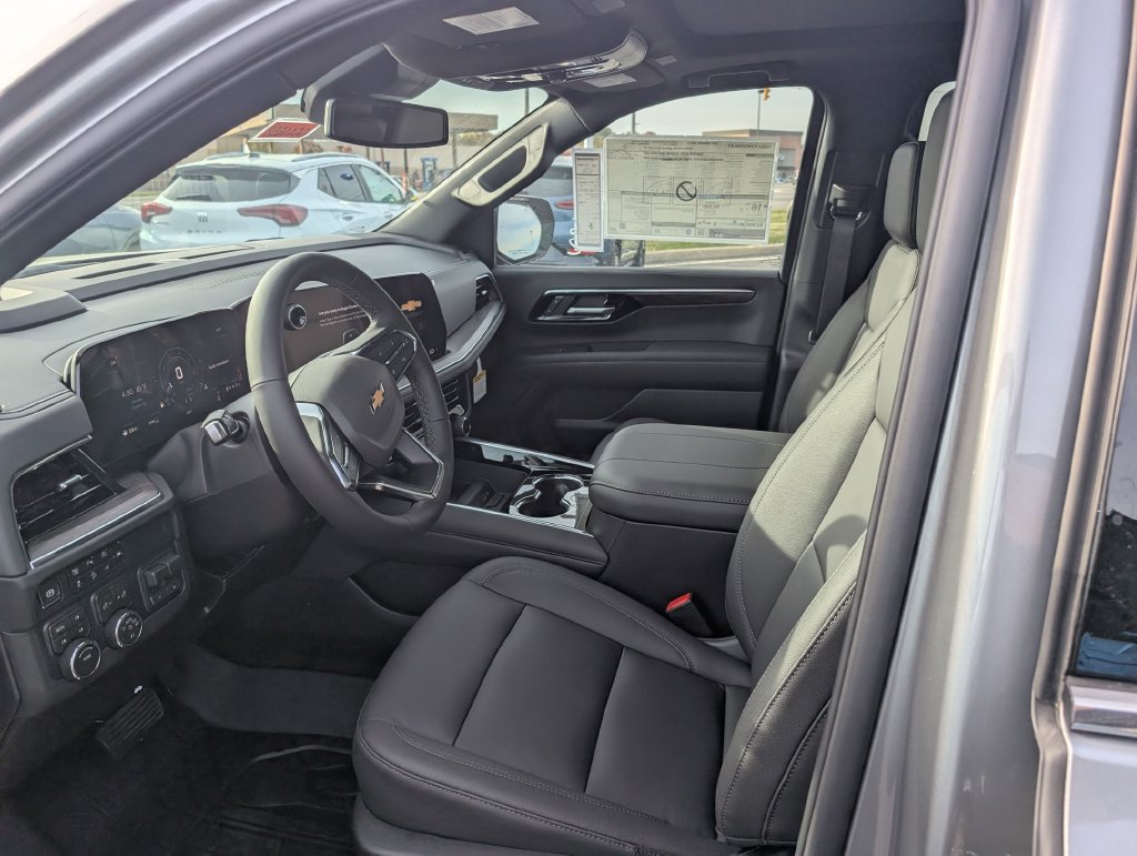 New 2027 Chevrolet Suburban LT w/ Comfort Package AWD/4WD image 9