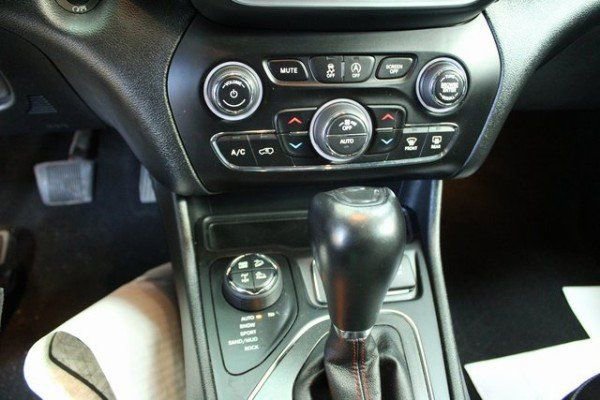 Used 2022 Jeep Cherokee Trailhawk w/ Trailer Tow Group AWD/4WD image 19