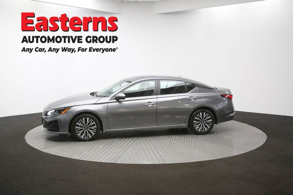 Used 2024 Nissan Altima 2.5 SV w/ SV Premium Package image 57